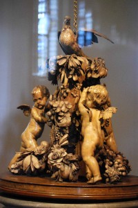 Скульптура Гиббонса, крышка купели